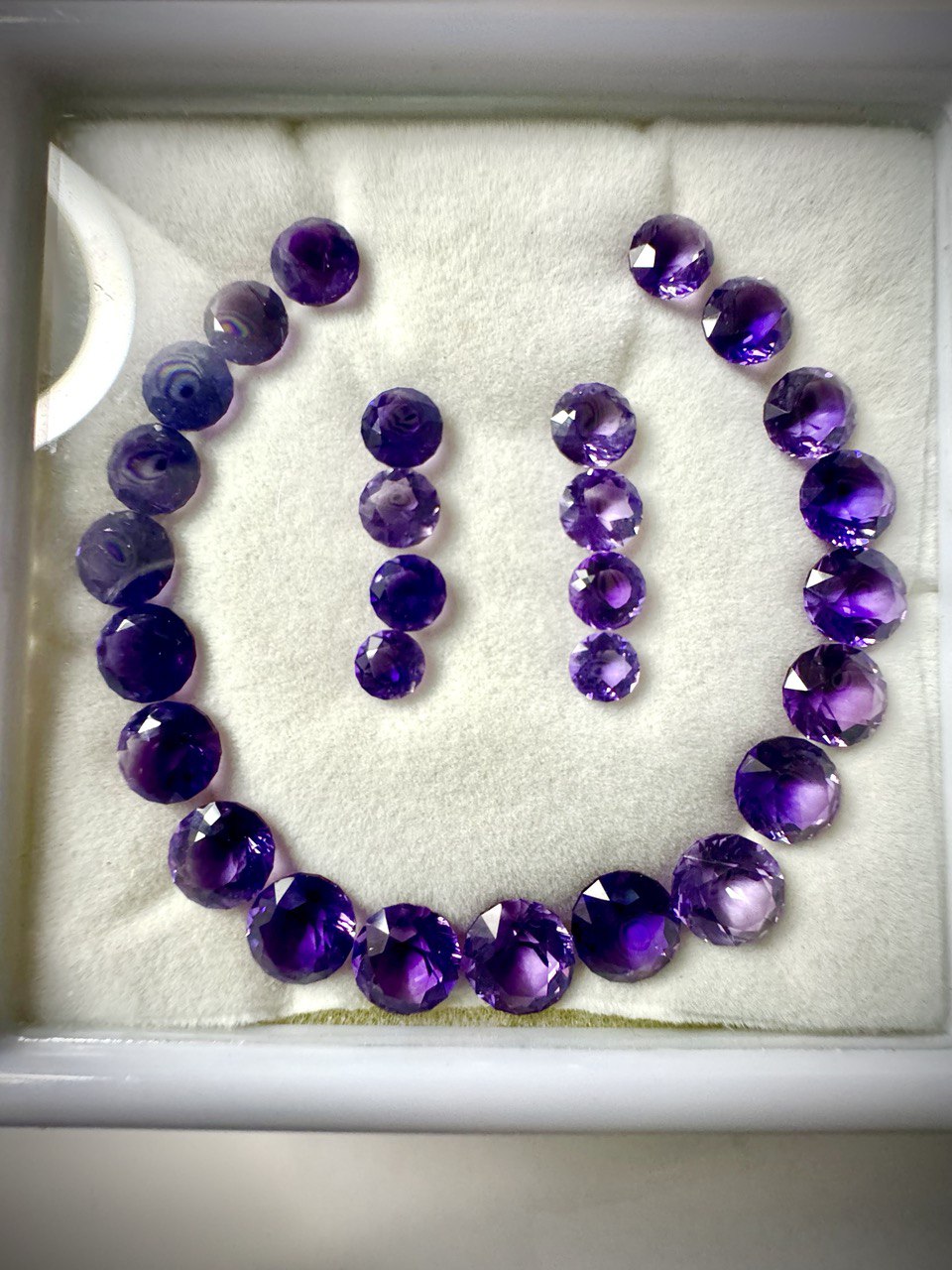 46.77 carats of round Brazilian Amethyst- Bracelet and Earring Set Main image